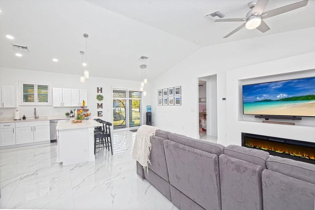 Photo of 3573 NW 18TH AVENUE