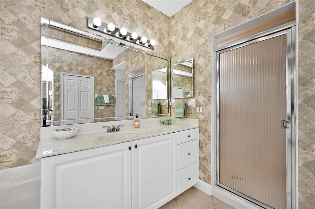 Photo of 3341 SUNSET KEY CIRCLE