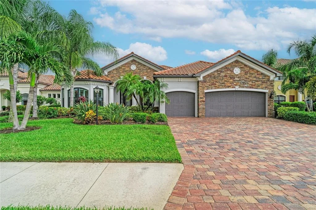 Photo of 5660 CLOVERLEAF RUN