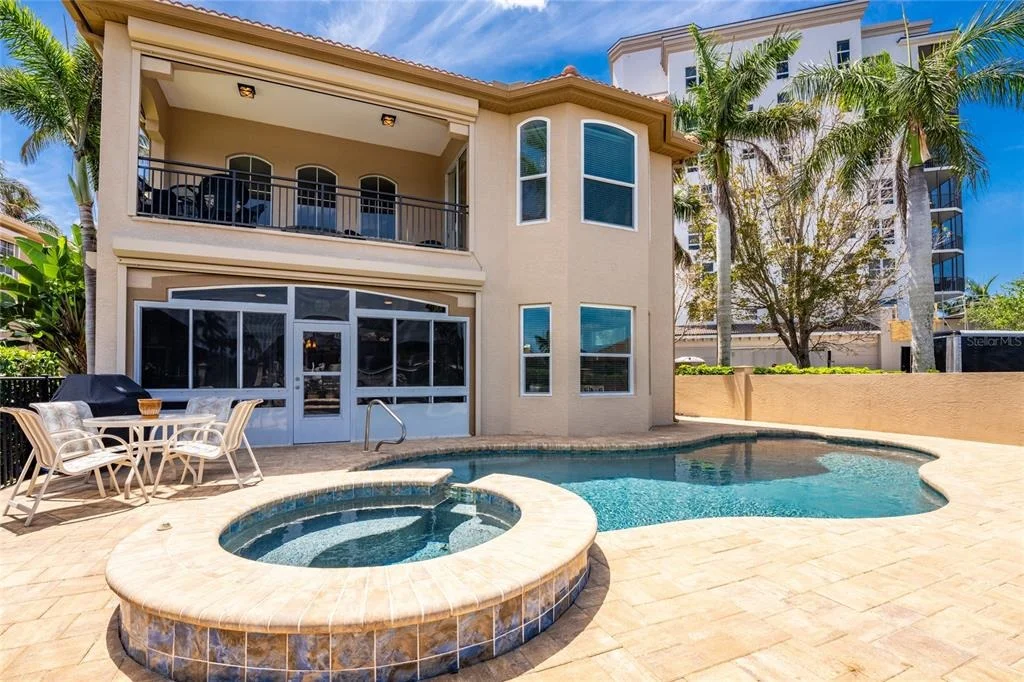 Photo of 3337 SUNSET KEY CIRCLE