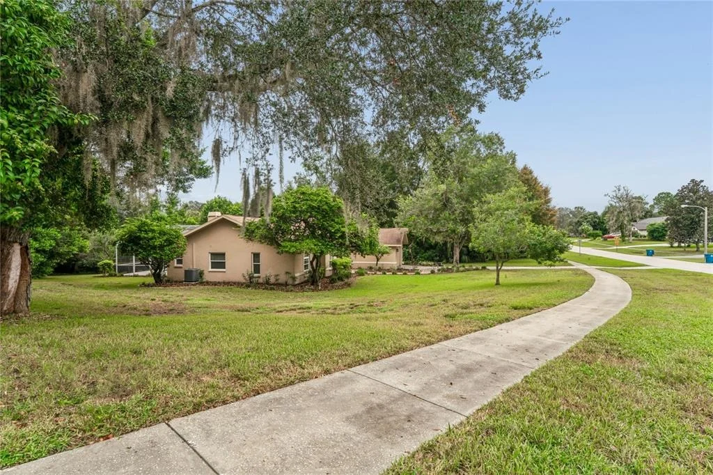 Photo of 14433 LINDEN DRIVE