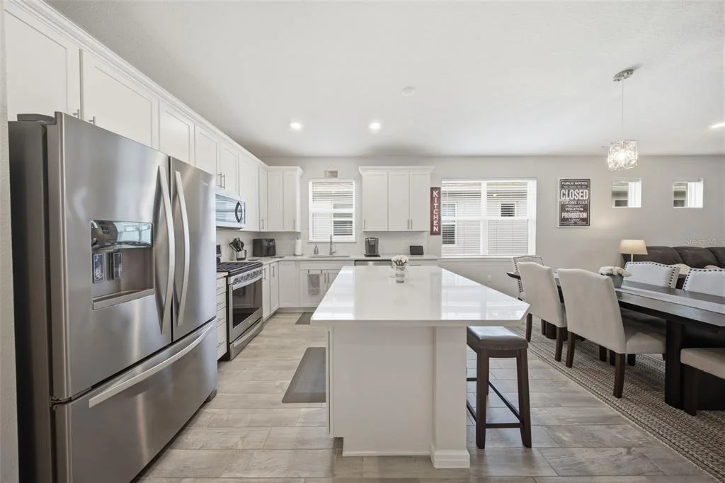 Photo of 13640 SPLASHING ISLA DRIVE