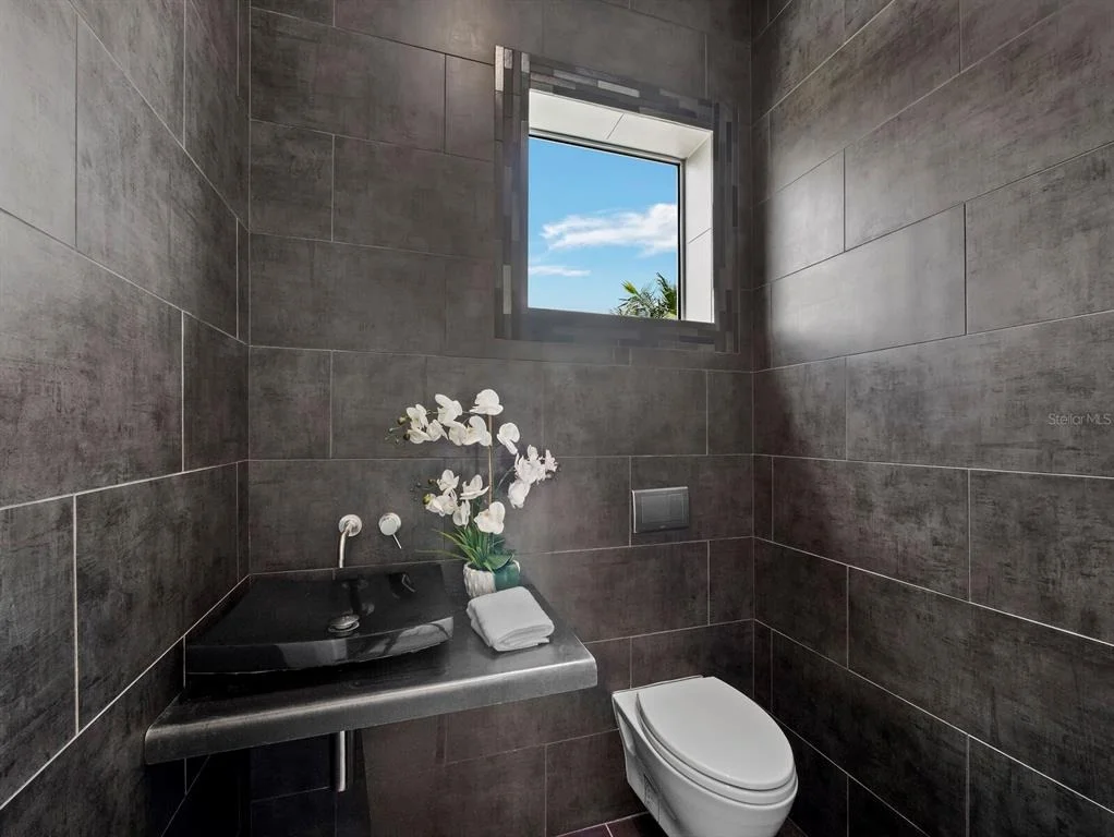 Photo of 471 ISLAND CIRCLE