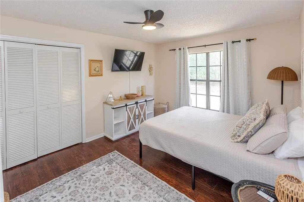 Photo of 14692 LINDEN DRIVE