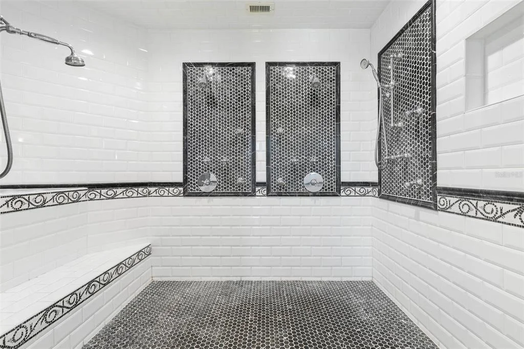 Photo of 253 JOHN ANDERSON DRIVE