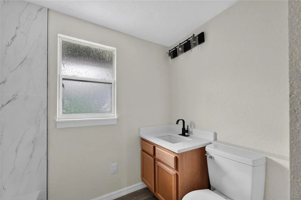 Photo of 8809 DYER ROAD