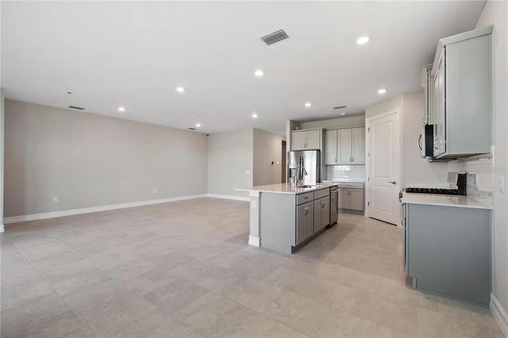 Photo of 17740 SHADE TREE LOOP