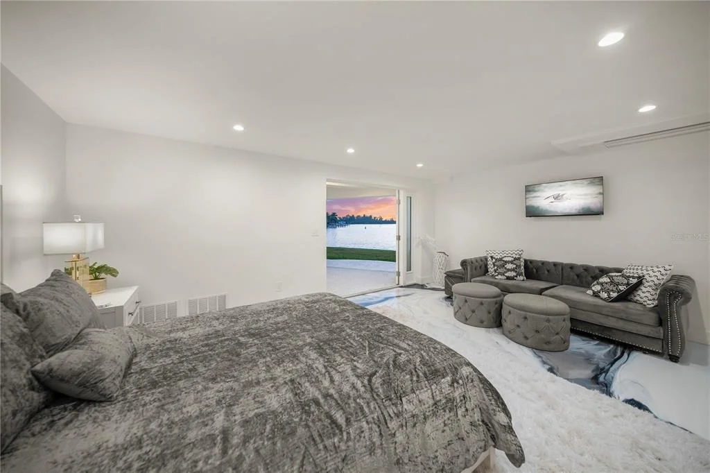 Photo of 1400 SIESTA DRIVE