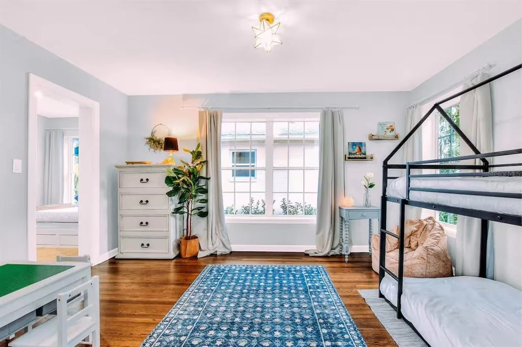 Photo of 1302 LAKE ELBERT DR SE