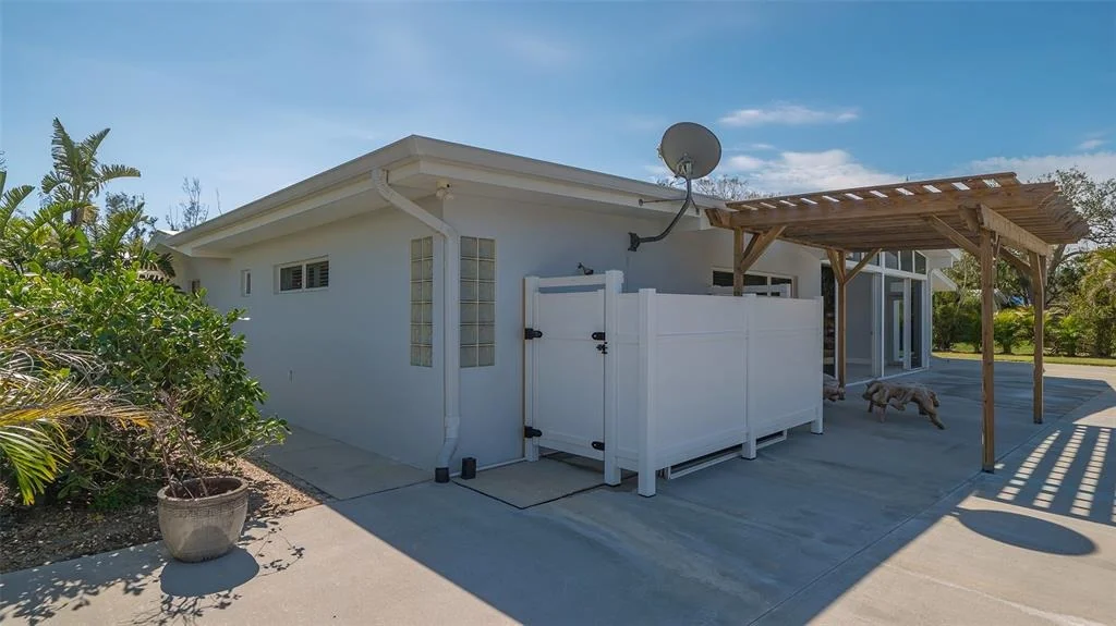 Photo of 619 BUTTONWOOD DRIVE