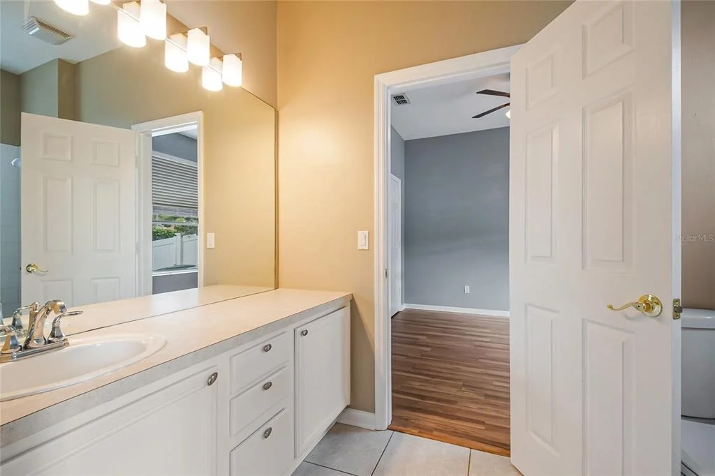 Photo of 116 OAK GROVE CIRCLE