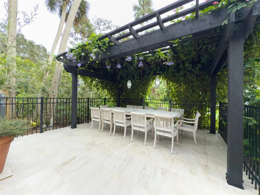 Photo of 4946 HALIFAX DRIVE