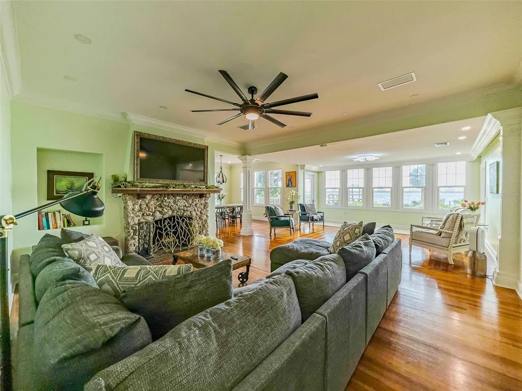 Photo of 4946 HALIFAX DRIVE