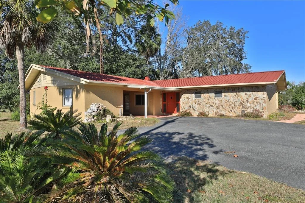 Photo of 2155 SE COUNTY HIGHWAY 484