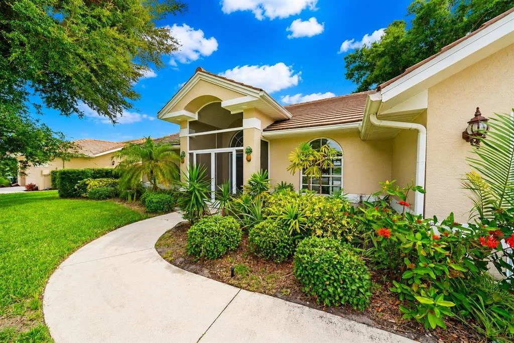 Photo of 555 PARK ESTATES SQUARE