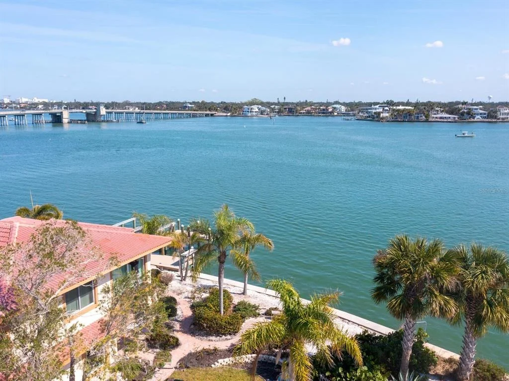 Photo of 894 FREELING DRIVE