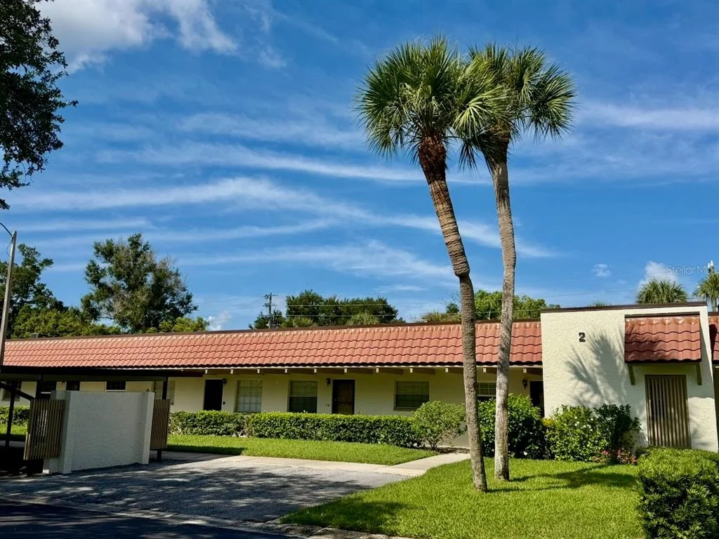 Photo of Unit 2F at 1701 PINEHURST ROAD