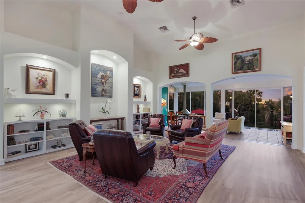 Photo of 10110 CREEKSIDE DRIVE