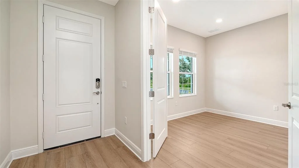Photo of 10005 POWELL AVENUE