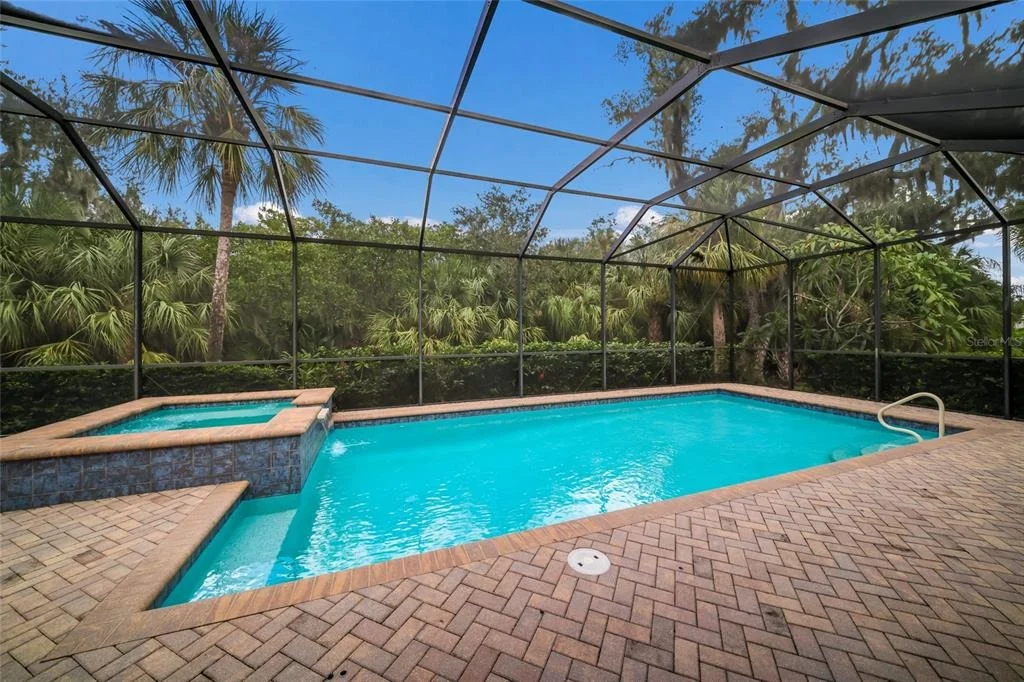 Photo of 921 RIVERSCAPE STREET