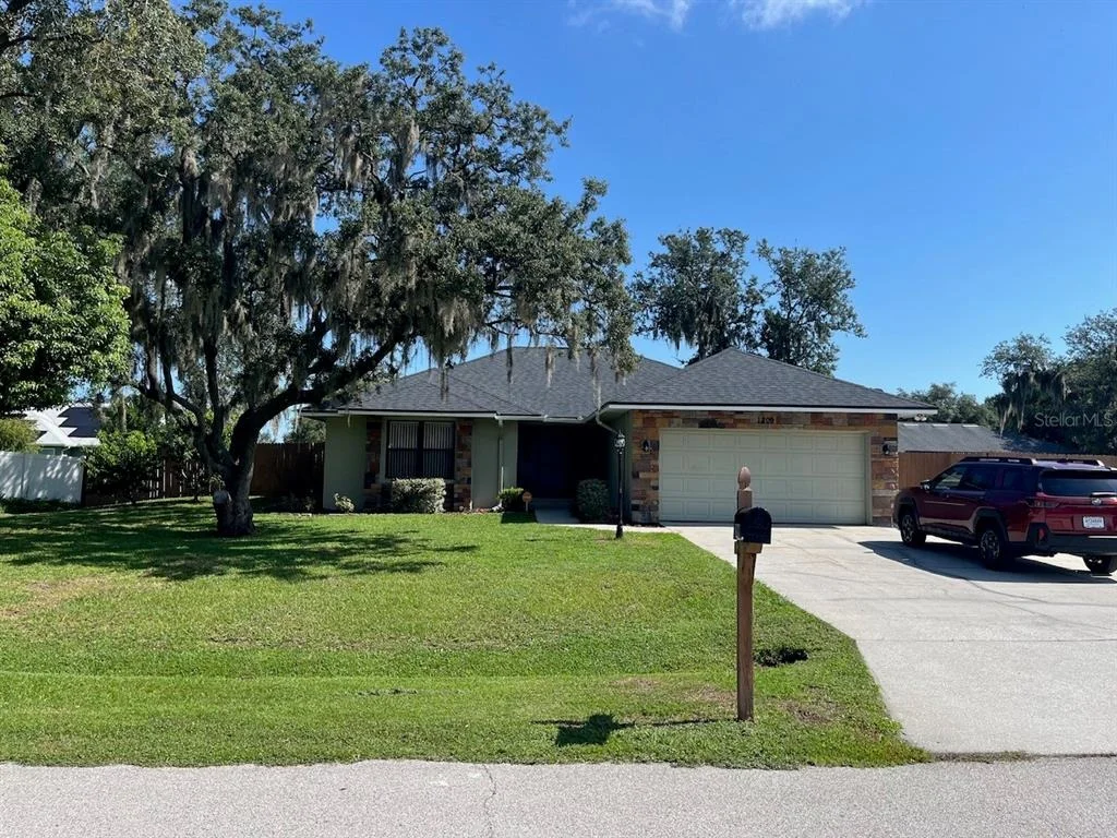 Photo of 1209 LAKE LOOP