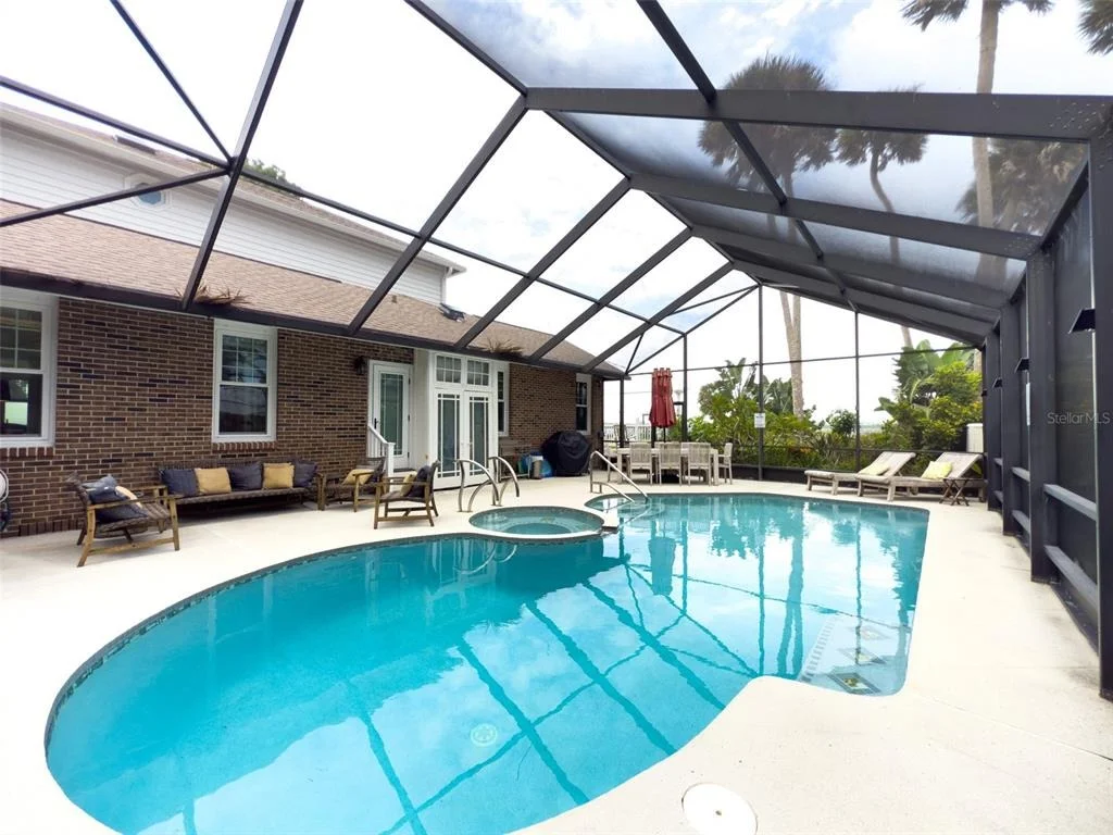 Photo of 4946 HALIFAX DRIVE