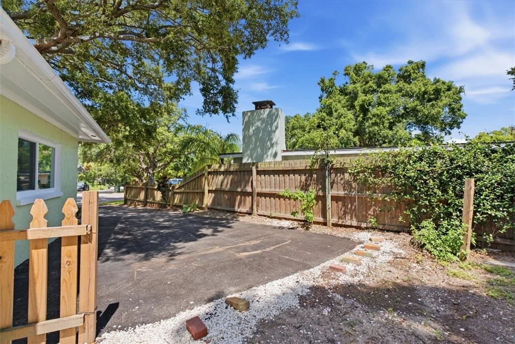 Photo of 1516 ADELE PLACE