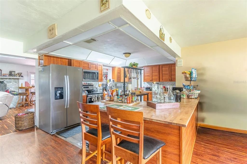 Photo of 305 CLOVERLEAF ROAD