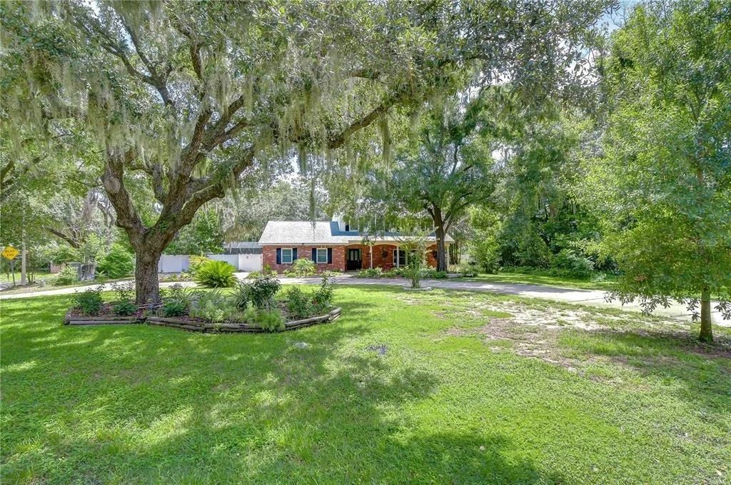 Photo of 901 WOODVIEW DRIVE