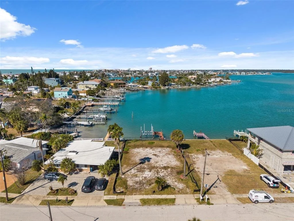 Photo of 15307 HARBOR DRIVE