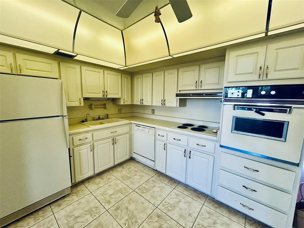 Photo of Unit 18 at 2400 COLUMBIA DRIVE