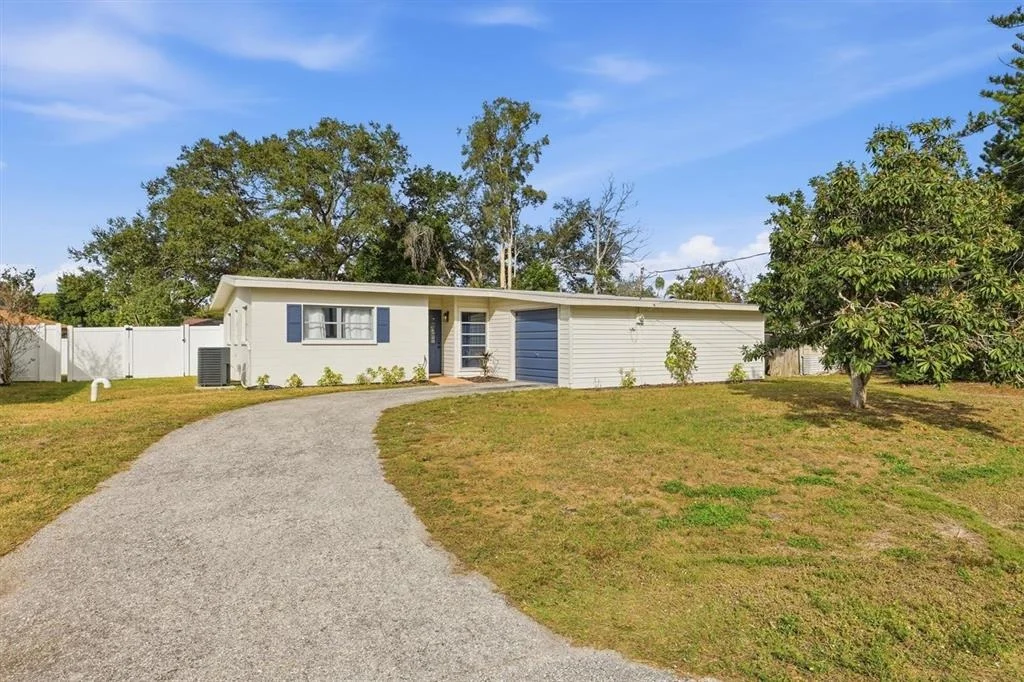Photo of 4643 BROOKSDALE DRIVE