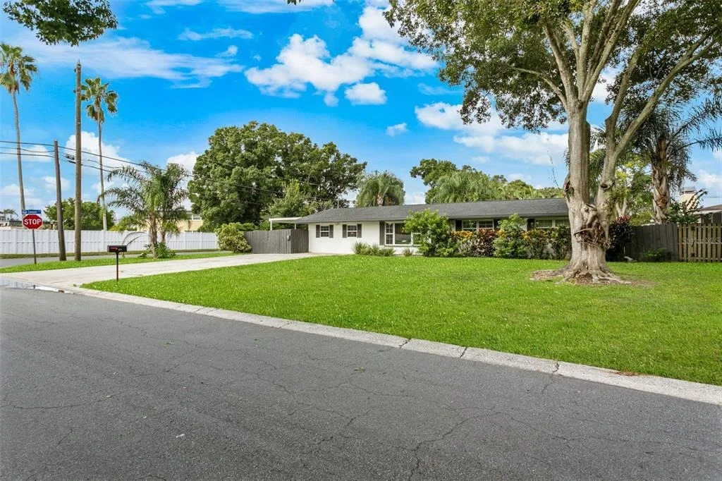 Photo of 412 DEVILLE DRIVE E