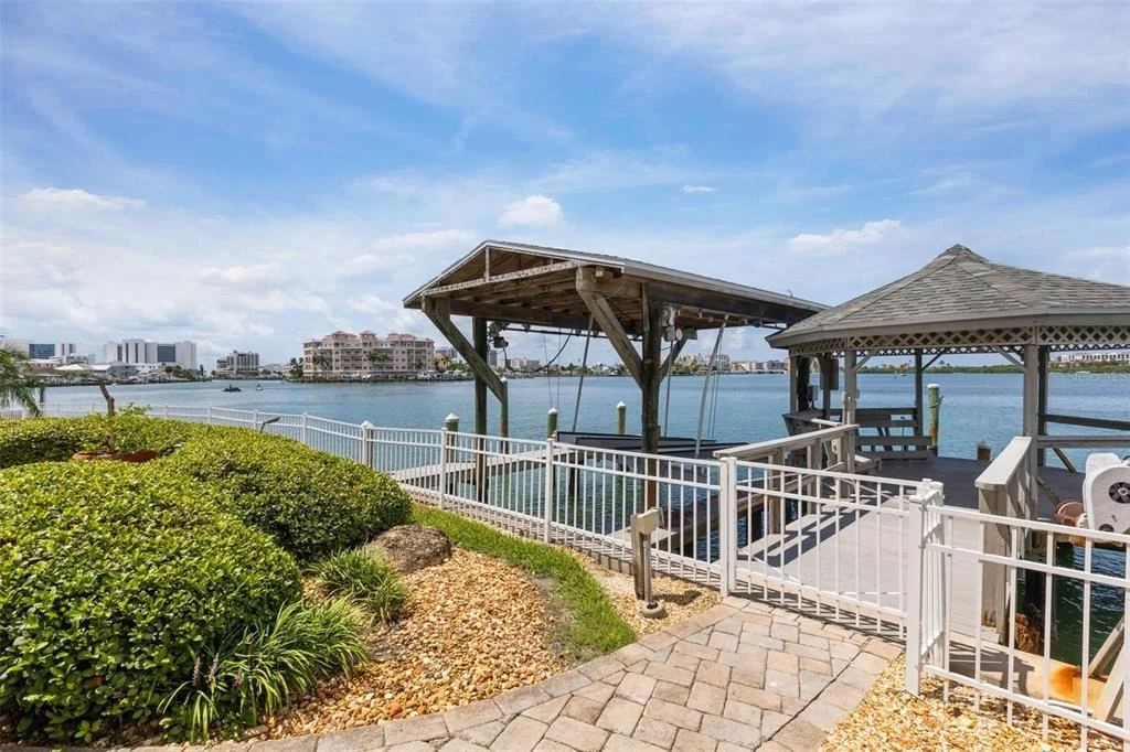 Photo of 290 BAYSIDE DRIVE