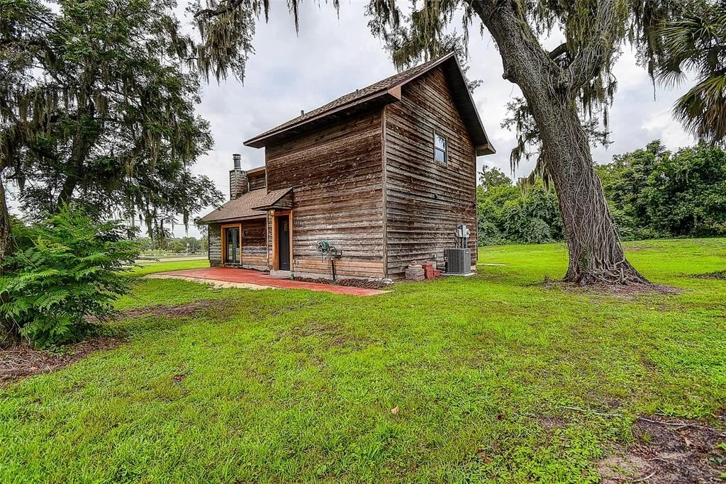 Photo of 11700 VALLEY ROAD