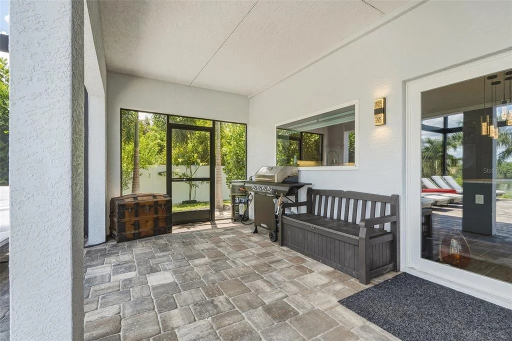 Photo of 2424 HARBOUR DRIVE