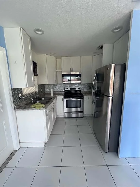 Photo of 815 JUNIPER LANE