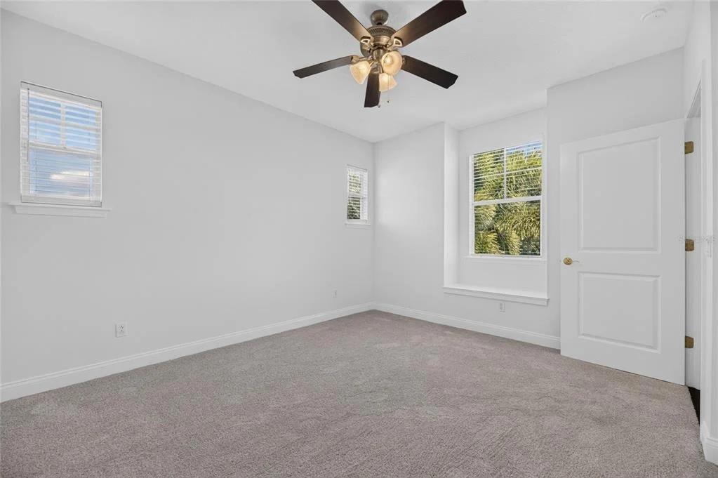 Photo of 824 ISLEBAY DRIVE