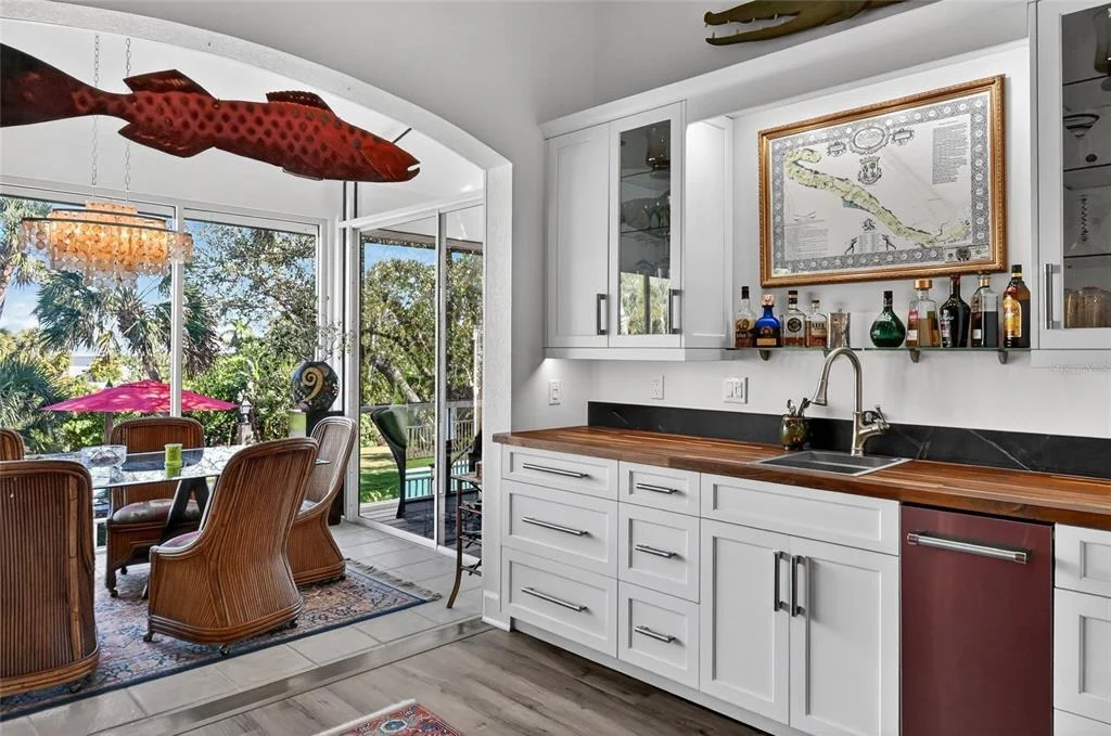 Photo of 10110 CREEKSIDE DRIVE