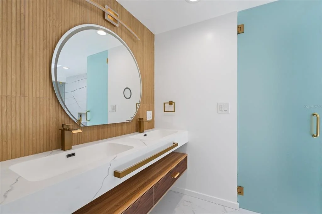 Photo of 528 KEY ROYALE DRIVE