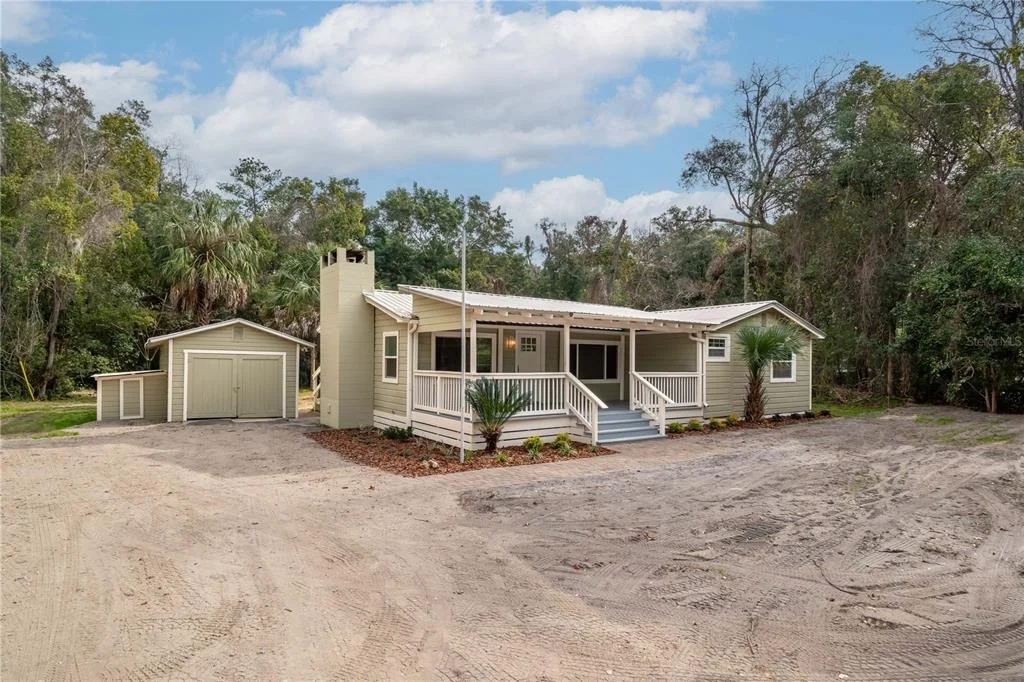 Photo of 674 N STATE ROAD 21