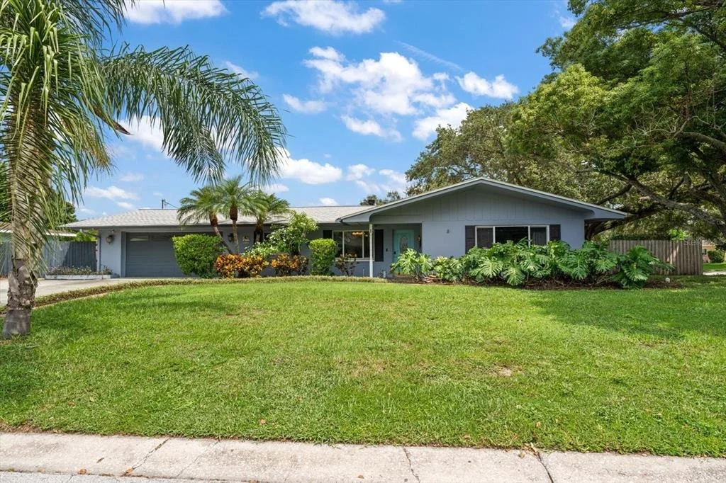 Photo of 1 MAPLEWOOD AVENUE