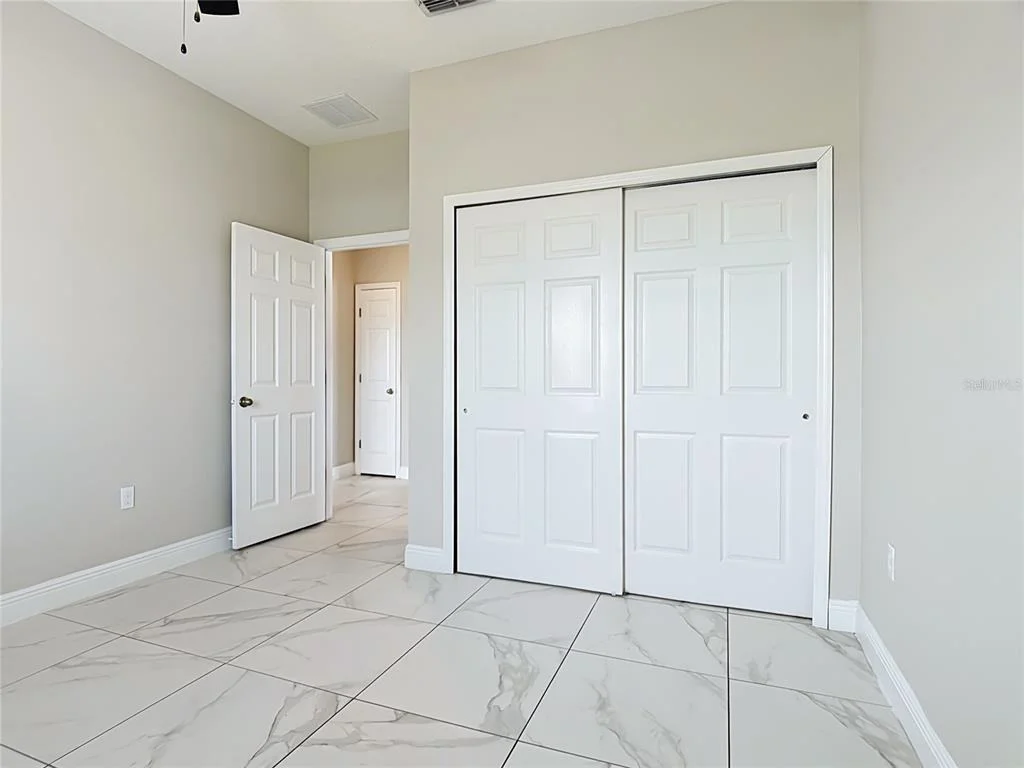 Photo of 106 OAK CIRCLE