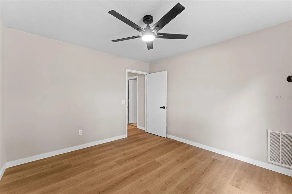 Photo of 5521 OAK STREET