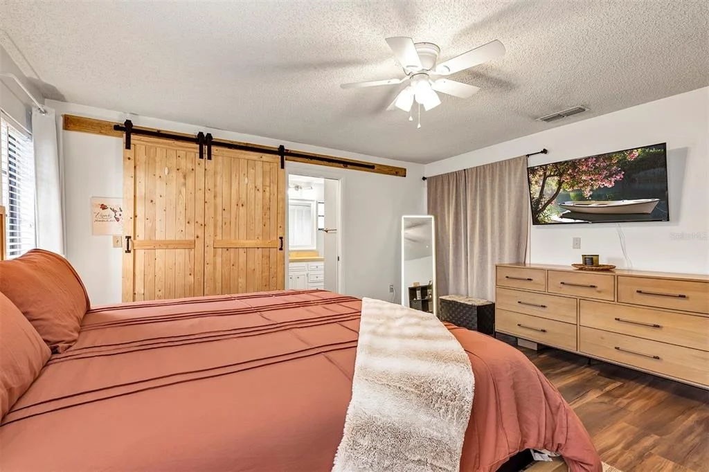 Photo of 1548 BOWMANS TRAIL