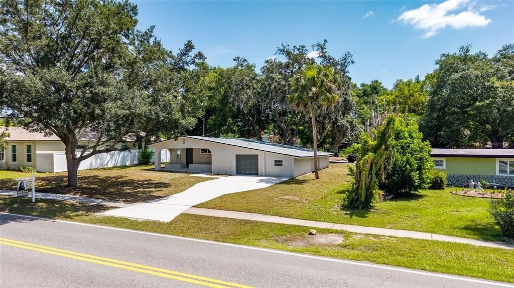 Photo of 1375 LAKE DRIVE