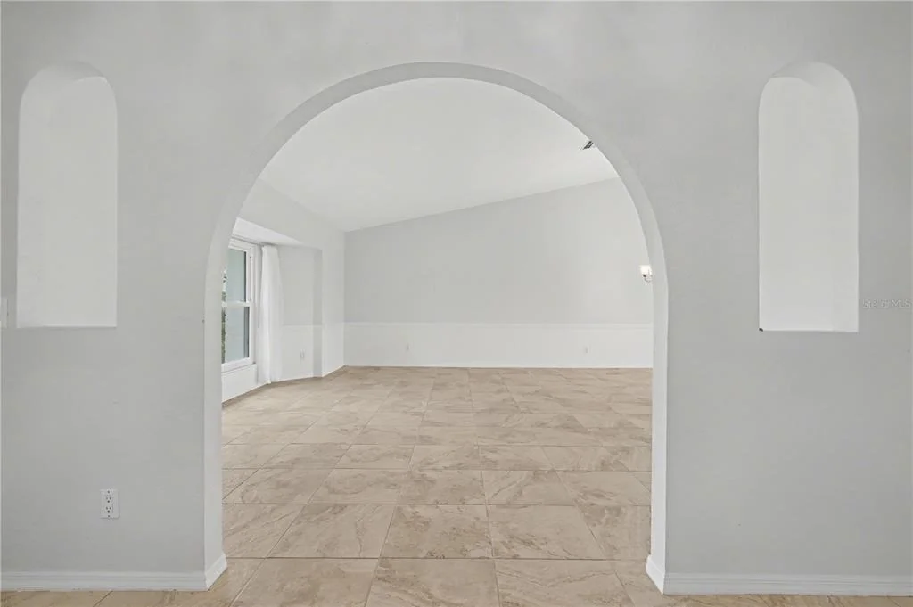 Photo of 1119 VIA FORMIA