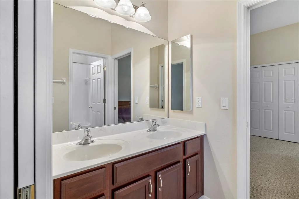 Photo of 925 BAINBRIDGE LOOP