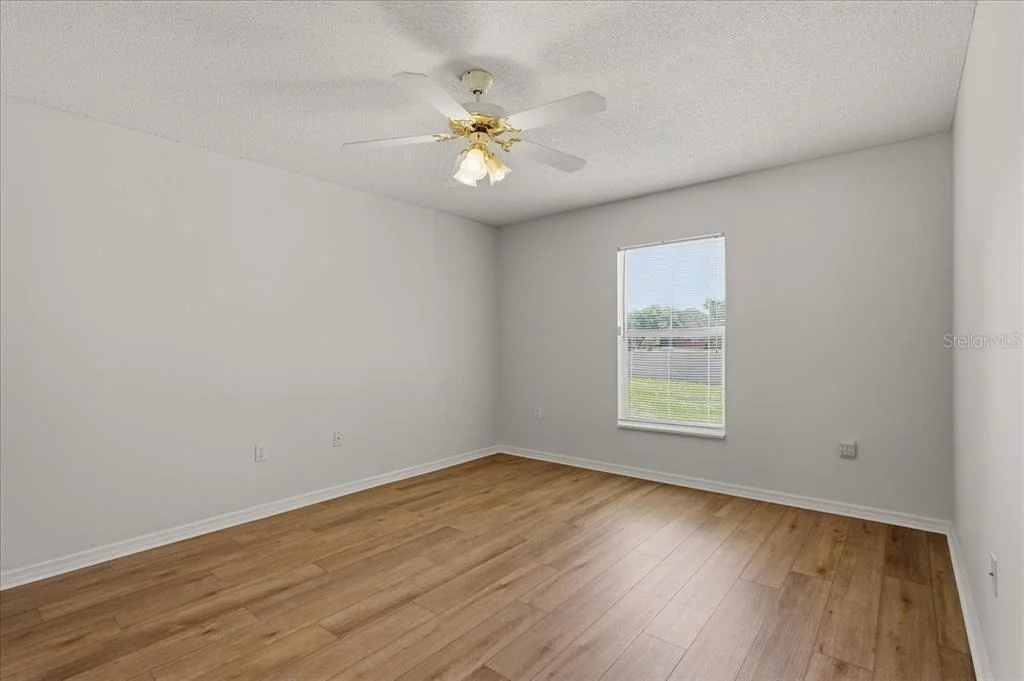 Photo of 372 LAKE DAISY CIR