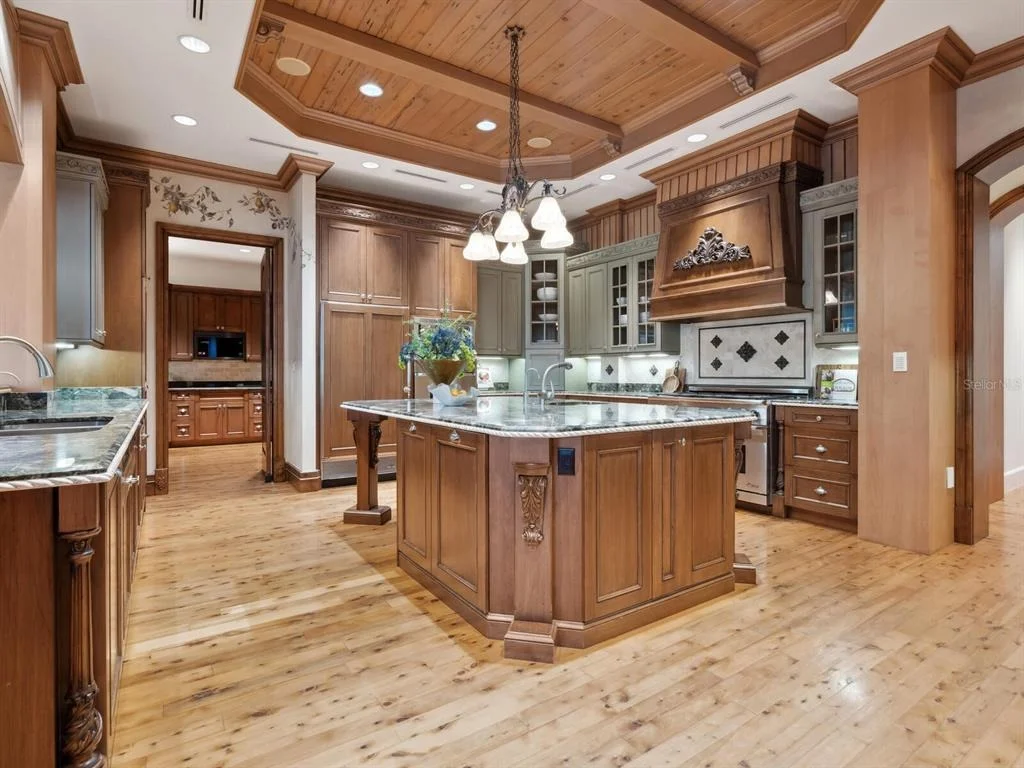 Photo of 1423 HILLVIEW DRIVE